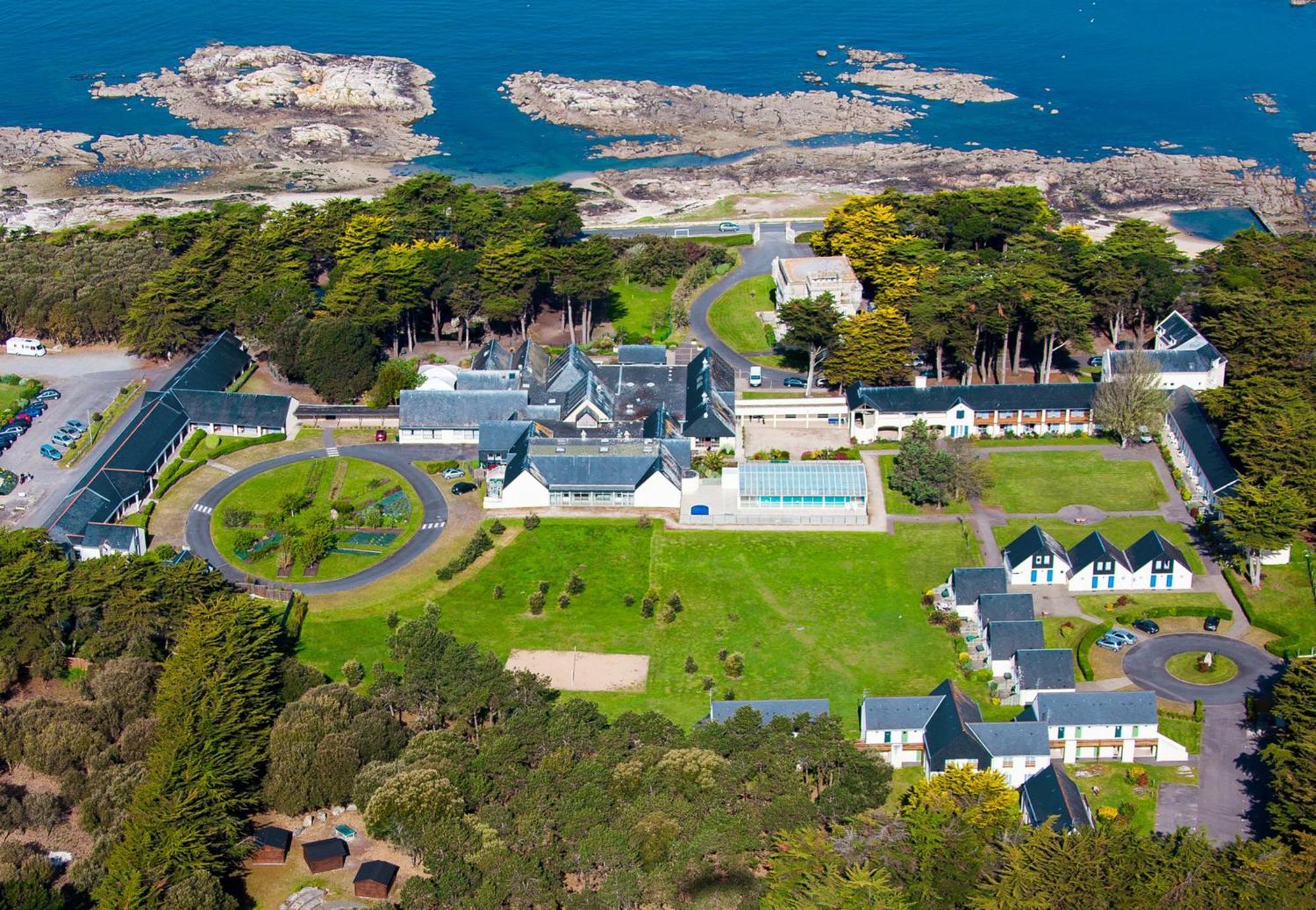 Отель Domaine De Port Aux Rocs Ле Круазик Экстерьер фото
